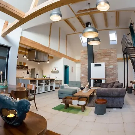 Vintage Villa Sajdikove Humence